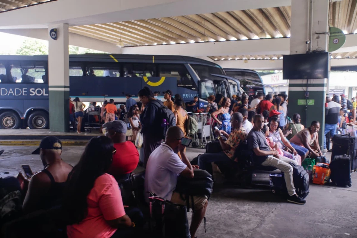 Movimento no Terminal Rodoviário de Salvador no dia 23 de dezembro por Arisson Marinho/CORREIO