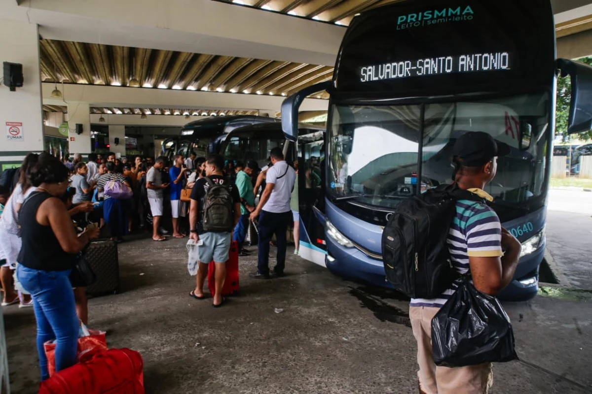 Movimento no Terminal Rodoviário de Salvador no dia 23 de dezembro por Arisson Marinho/CORREIO