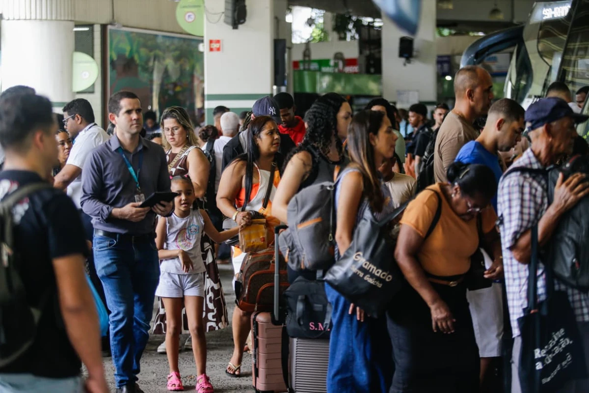 Movimento no Terminal Rodoviário de Salvador no dia 23 de dezembro por Arisson Marinho/CORREIO