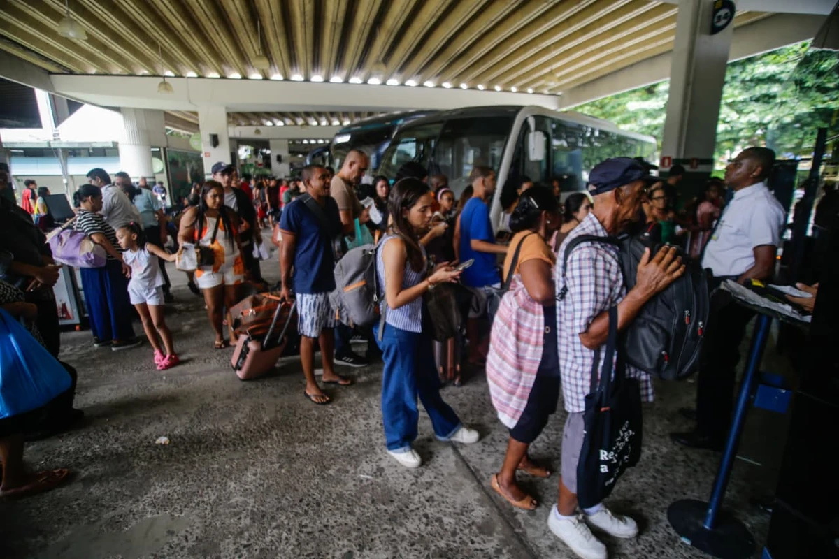 Movimento no Terminal Rodoviário de Salvador no dia 23 de dezembro por Arisson Marinho/CORREIO
