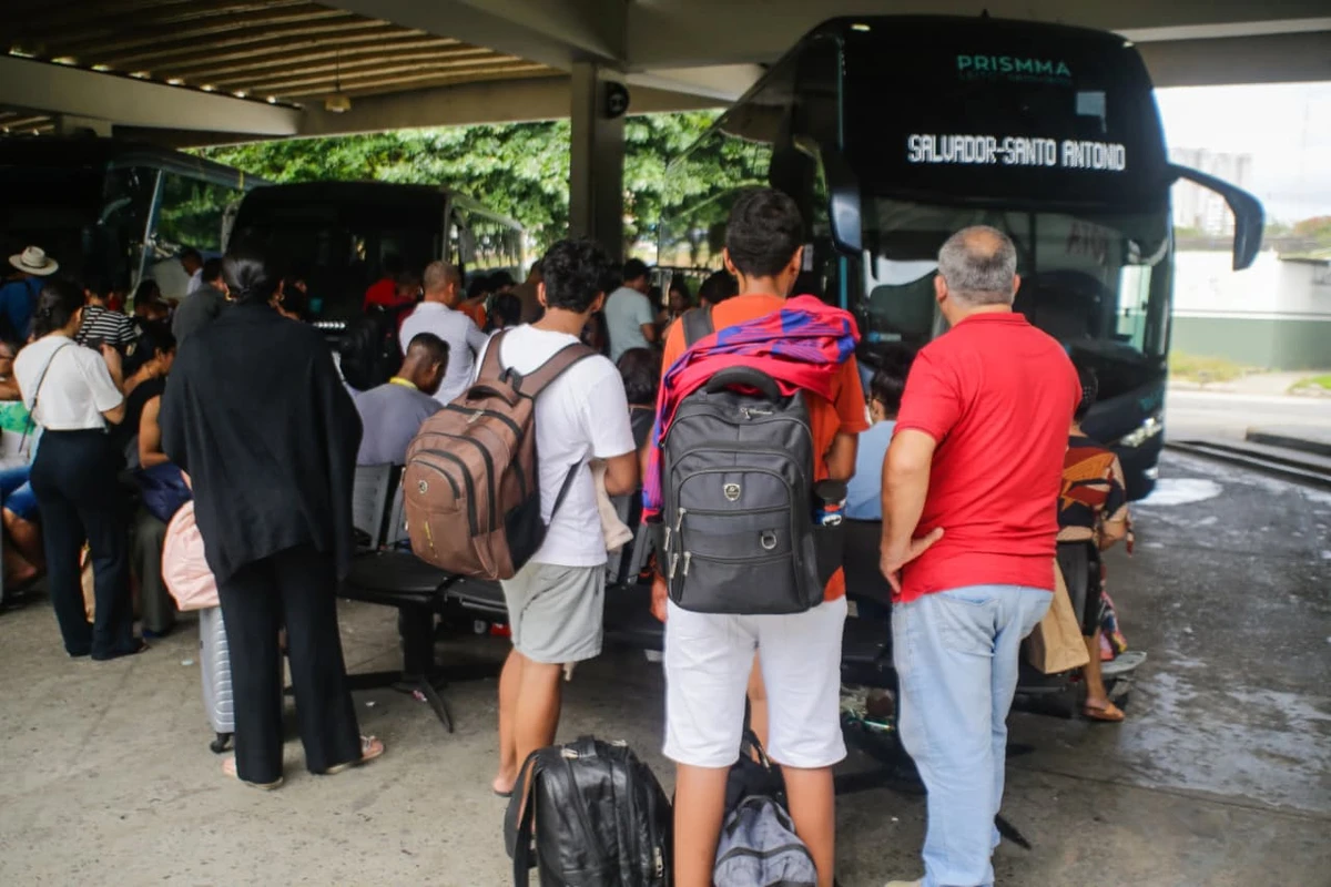 Movimento no Terminal Rodoviário de Salvador no dia 23 de dezembro por Arisson Marinho/CORREIO
