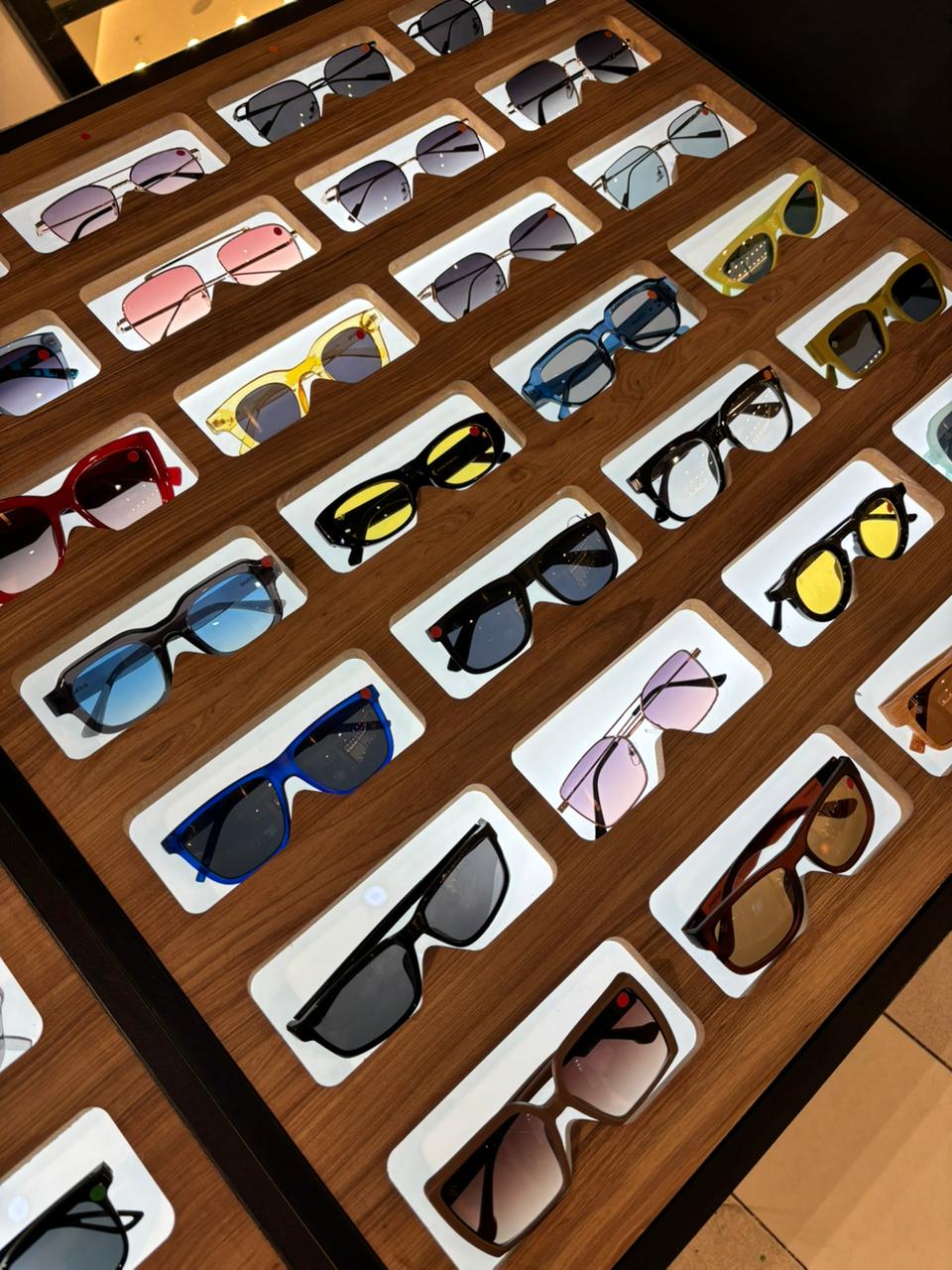 Na Rufians do Shopping Paralela, há óculos a partir de R$ 28,99 por Divulgação