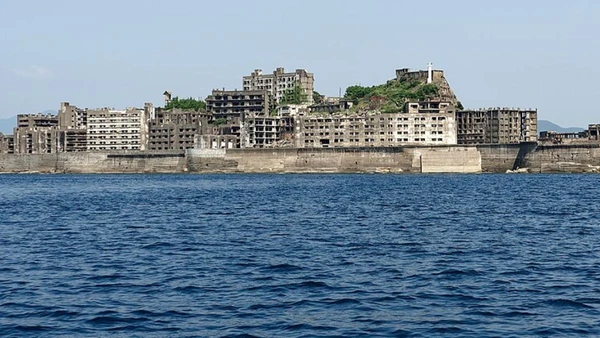 O destino trágico de Gunkanjima, a ilha japonesa que serviu de motor para uma era industrial