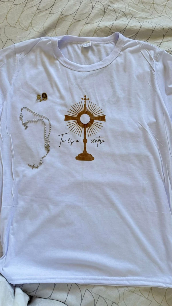 A fisioterapeuta Sabrina Brandão comprou camisa personalizada em homenagem ao Frei Gilson por Acervo pessoal