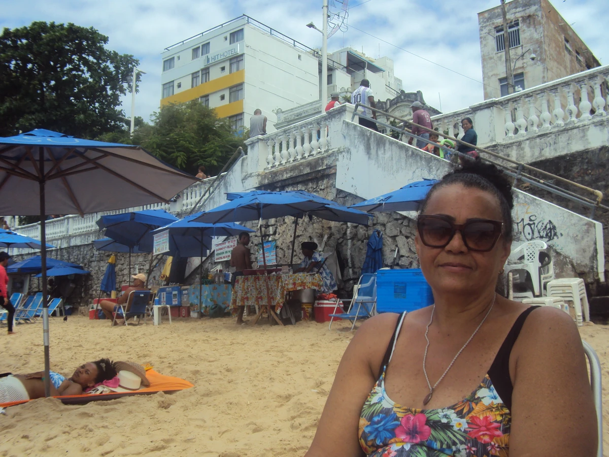 Eliete Souza, 65, moradora da Liberdade. Diz amar a praia do porto. por Nauan Sacramento