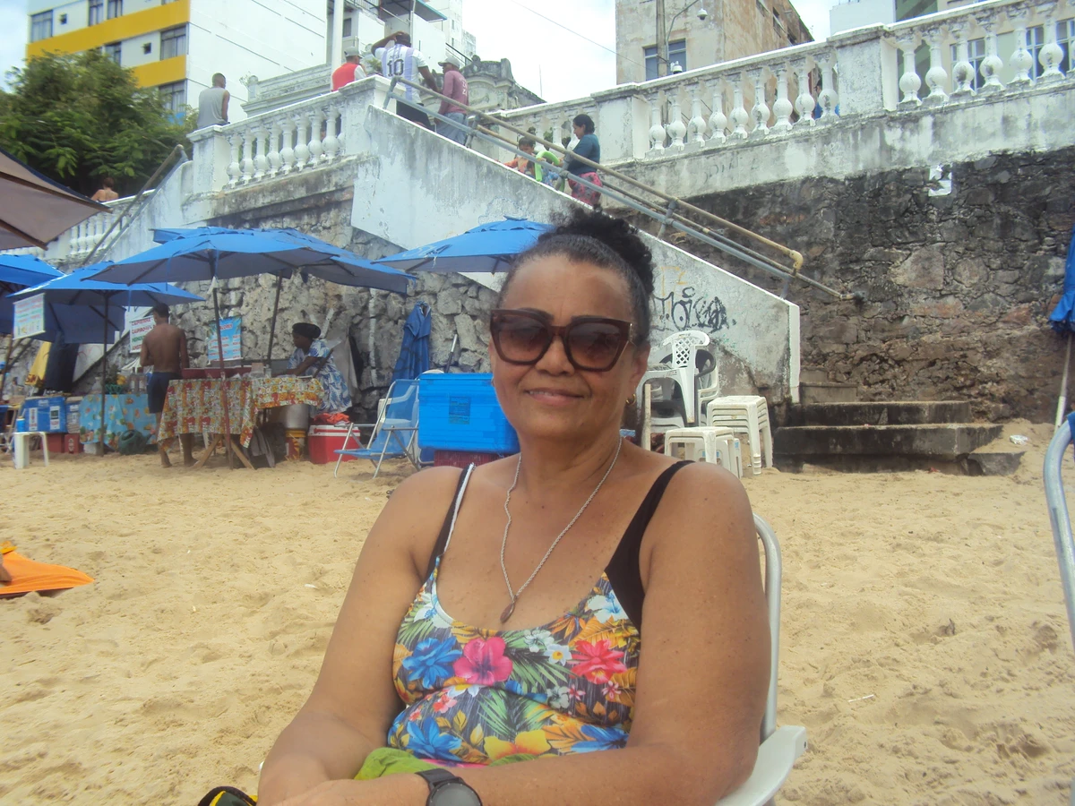Eliete Souza, 65, moradora da Liberdade. Diz amar a praia do porto. por Nauan Sacramento