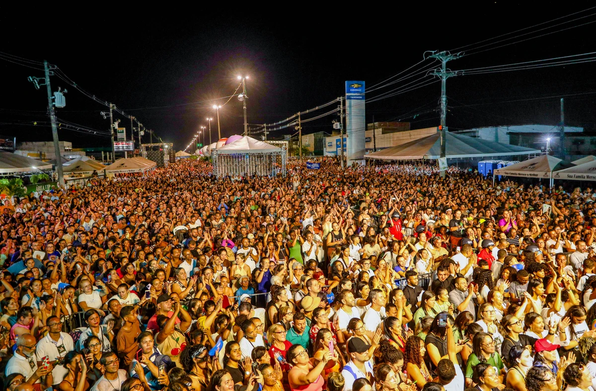 Frei Gilson arrasta multidão por Divulgação