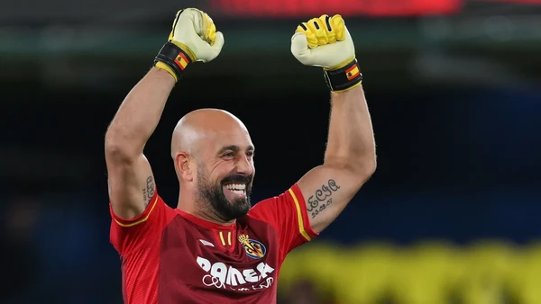 Pepe Reina - veterano goleiro espanhol encerrou carreira em maio, após longa trajetória europeia por Reprodução