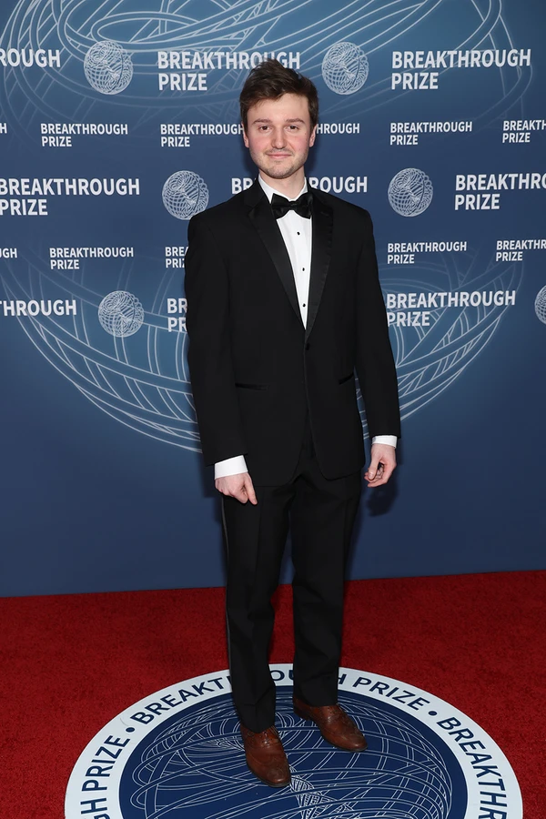 Brendan Foody: 22 anos
Fortuna: US$ 2,2 bilhões
Origem da riqueza: Inteligência artificial
Cofundador e CEO da Mercor. por Reprodução