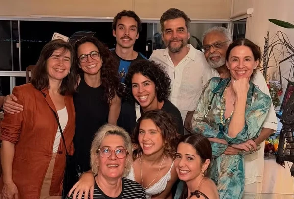 Wagner Moura, Alice Braga e família Gil 
