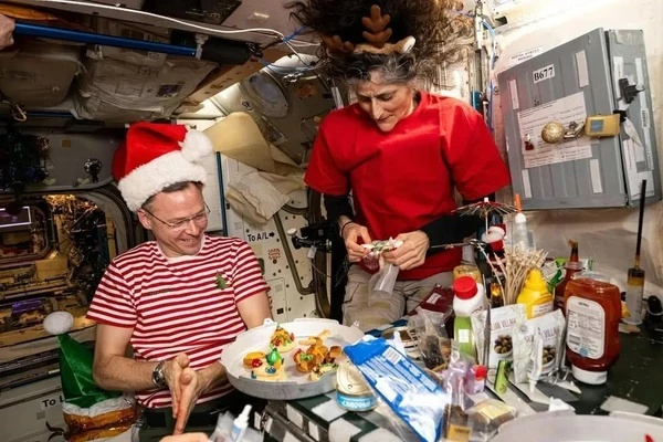 Astronautas e sua comemoração de Natal por Instagram/Nasa