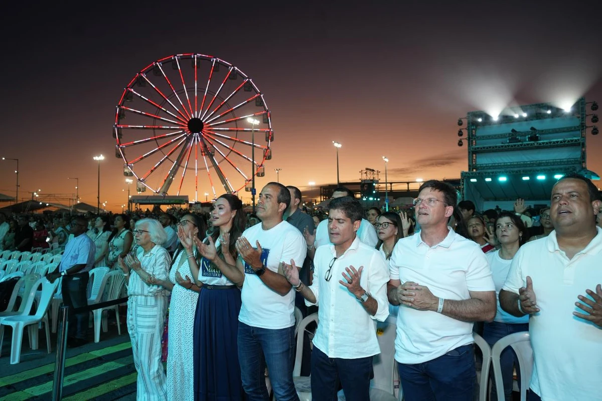 Bruno Reis, primeira dama e ACM Neto no show de Frei Gilson por Betto Jr./Secom Prefeitura de Salvador