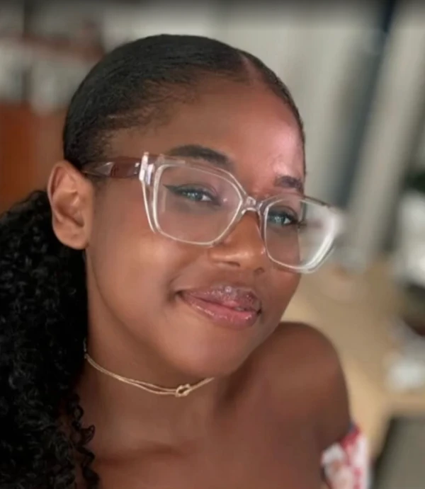 Lívia Denise Dias de Souza por Reprodução