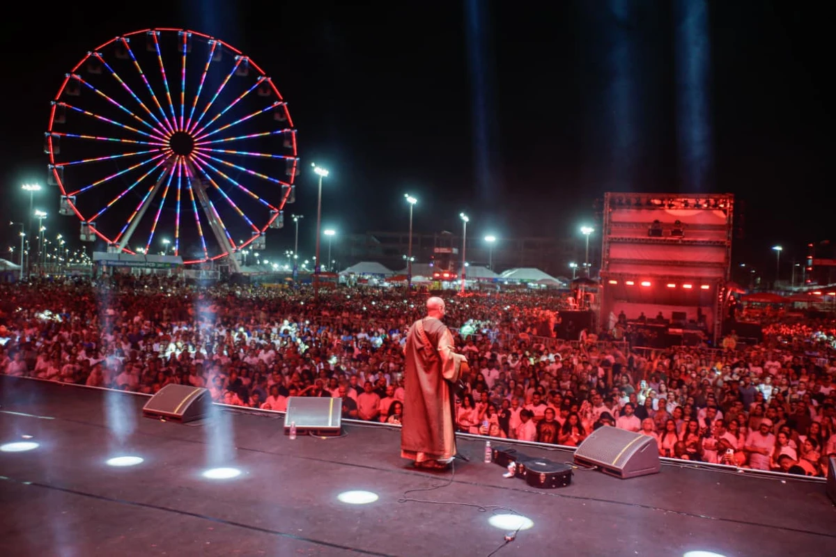 Show de Frei Gilson no Natal de Salvador 2025 por Arisson Marinho/CORREIO