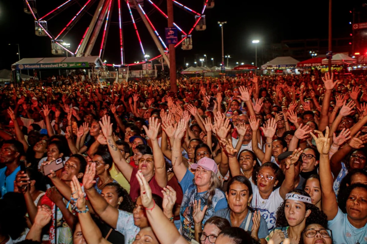 Show de Frei Gilson no Natal de Salvador 2025 por Arisson Marinho/CORREIO