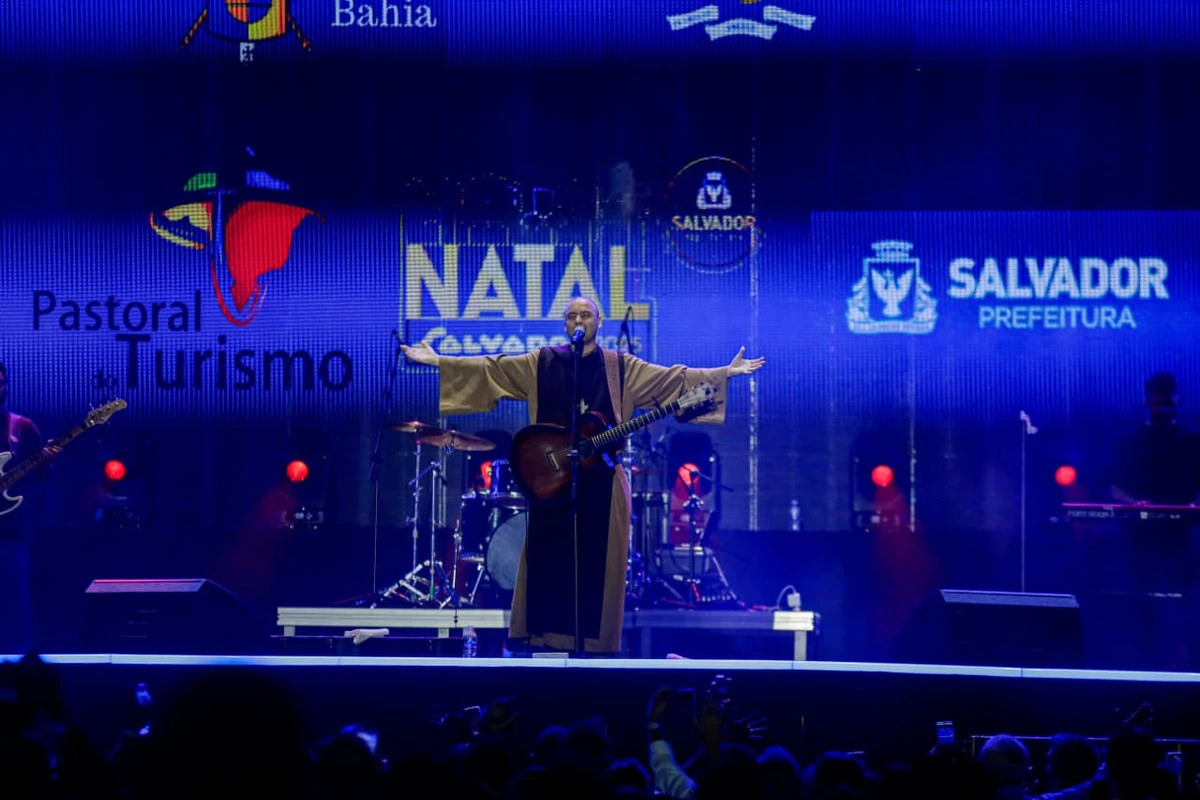 Show de Frei Gilson no Natal de Salvador 2025 por Arisson Marinho/CORREIO
