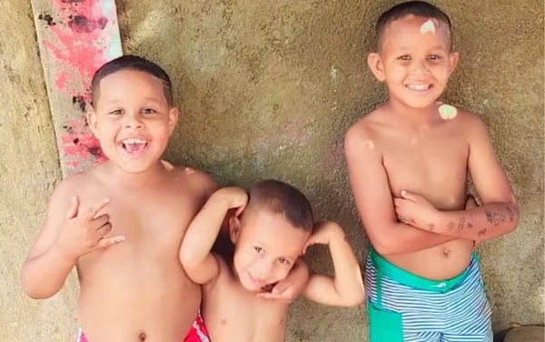 Victor Hugo Lima dos Santos, de 8 anos, Luiz Henrique Lima dos Santos, de 6, e Eduardo Felipe Lima dos Santos, de 10,