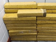 Imagem - 37 tabletes de maconha são encontrados pela polícia após motoboy recusar fazer entrega na Bahia