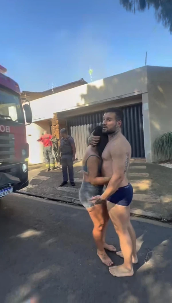 Lutador e influenciador Rafael Rey e esposa pulam do 2º andar de casa para escapar de incêndio por Reprodução/Redes Sociais 