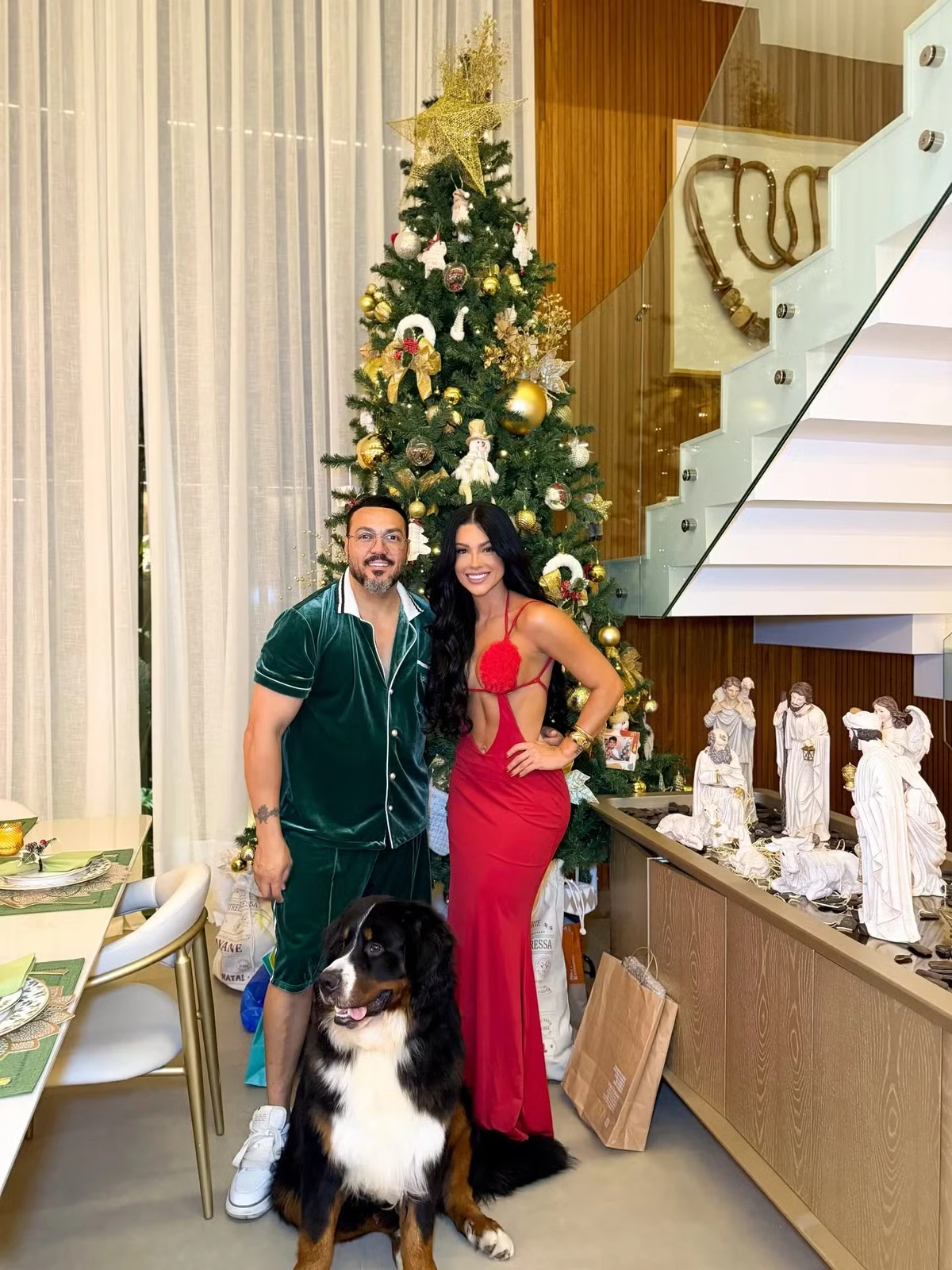 Natal dos Famosos 2025: Belo e a namorada, Rayane Figliuzzi  por Reprodução/Redes Sociais 