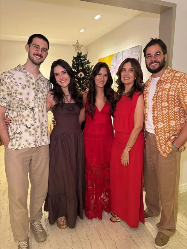 Natal dos Famosos 2025: Fatima Bernardes, Túlio Gadelha e família  por Reprodução/Redes Sociais 