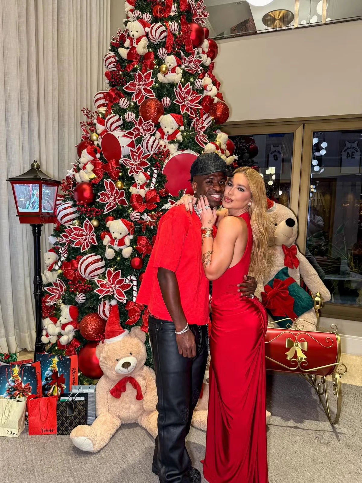 Natal dos Famosos 2025: Virginia Fonseca e Vini Jr por Reprodução/Redes Sociais 