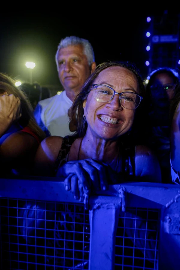 Roberto Carlos mobiliza e emociona fãs durante show em Salvador por Arisson Marinho/CORREIO