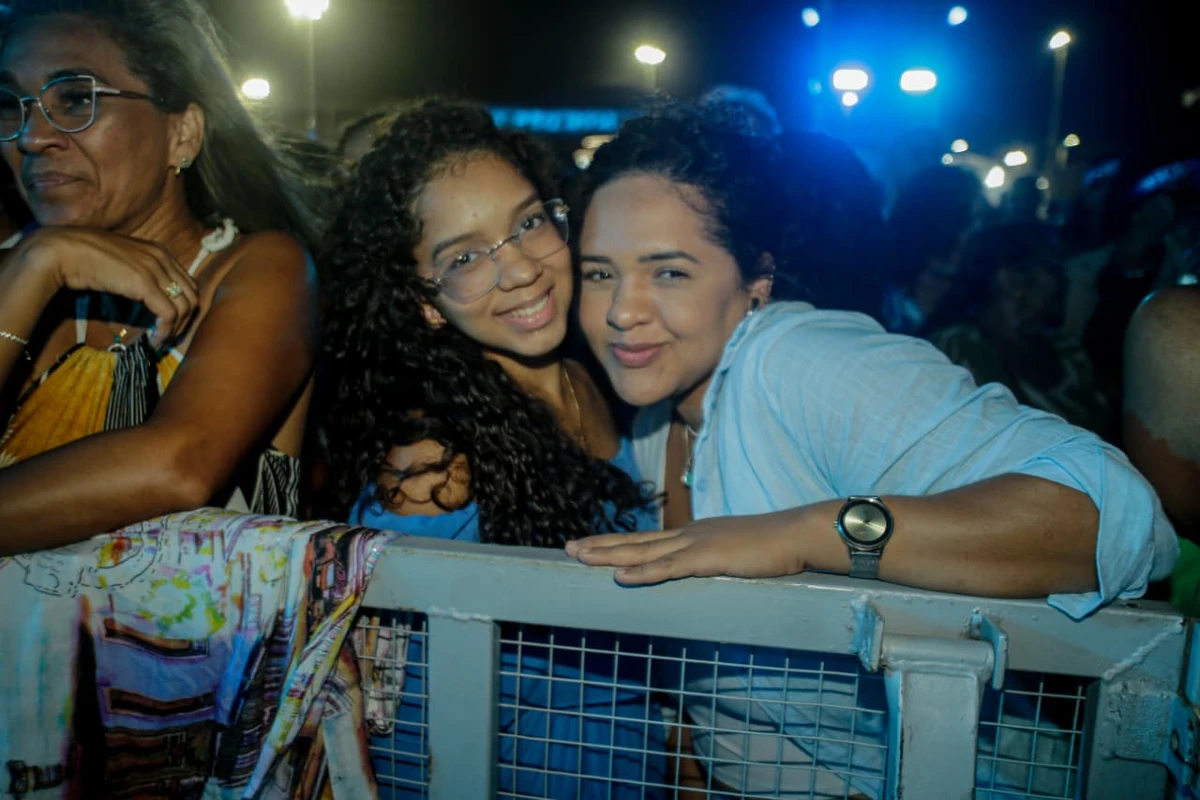 Roberto Carlos mobiliza e emociona fãs durante show em Salvador por Arisson Marinho/CORREIO