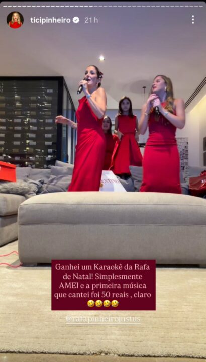 Ticiane Pinheiro ganha karaokê da filha por Reprodução