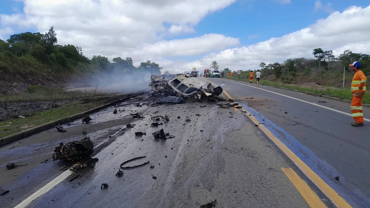 Imagem - Família do Espírito Santo está entre os 10 mortos em acidente em rodovia da Bahia