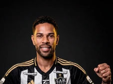 Imagem - Atlético-MG anuncia o lateral-esquerdo Renan Lodi