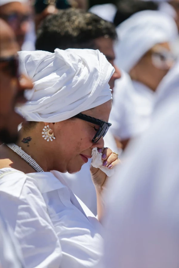 Corpo de Mãe Carmen é enterrado no Jardim da Saudade por Arisson Marinho/CORREIO