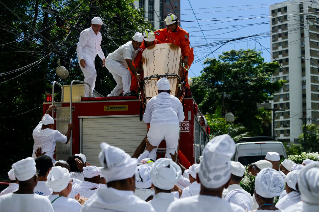 Cortejo de Mãe Carmen por Arisson Marinho/CORREIO