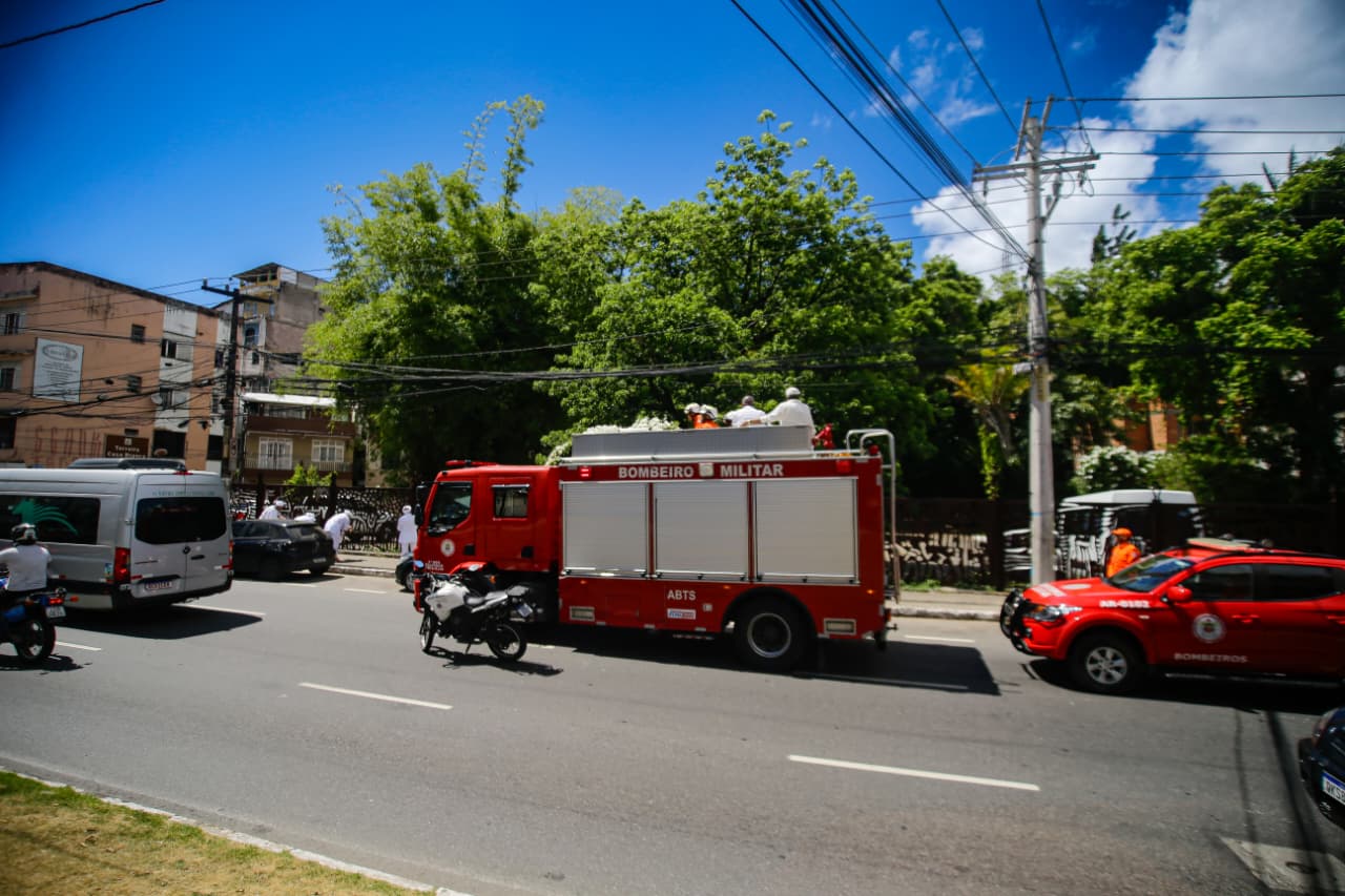 Cortejo de Mãe Carmen por Arisson Marinho/CORREIO