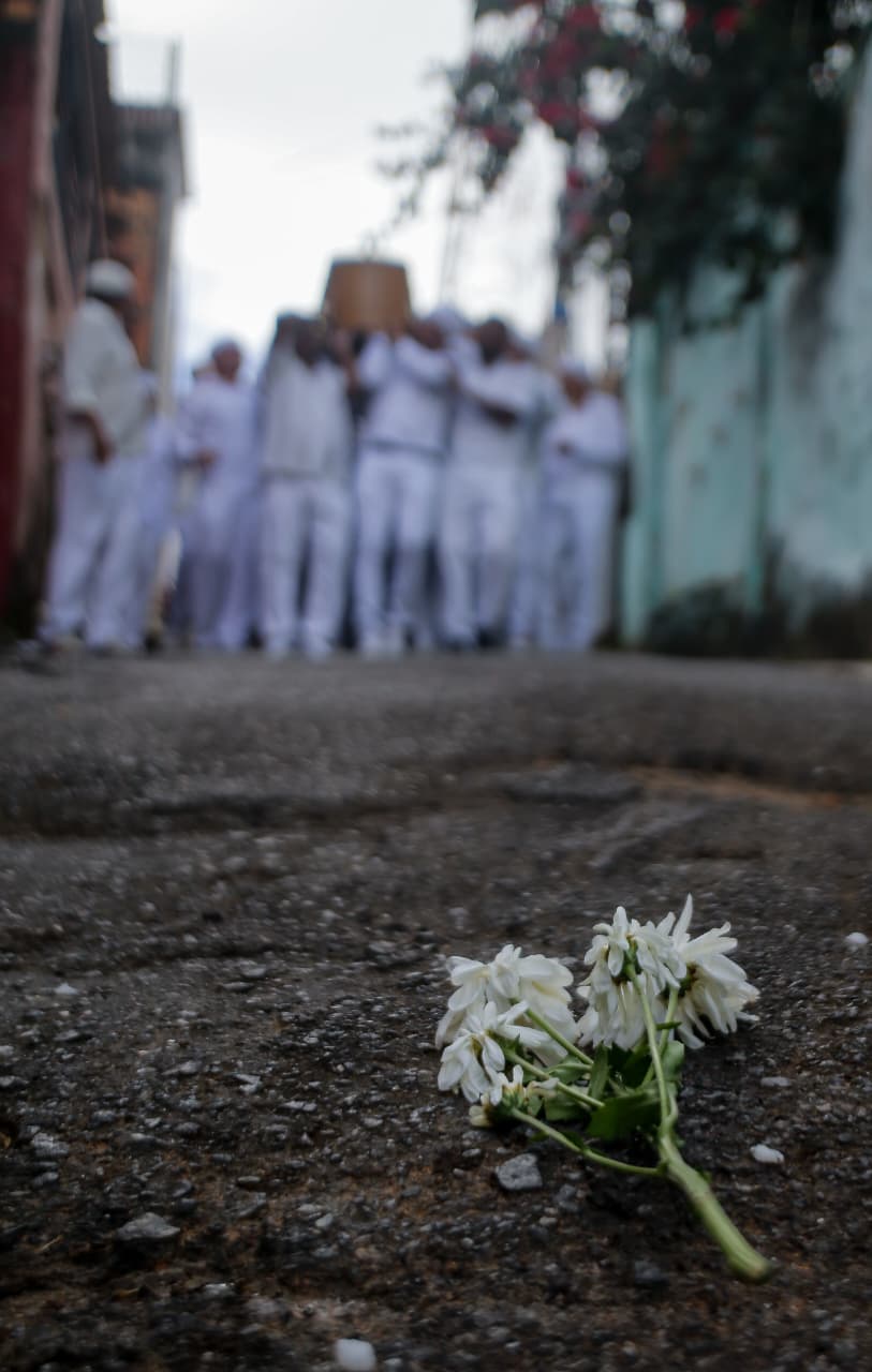 Cortejo de Mãe Carmen do Gantois por Arisson Marinho/CORREIO