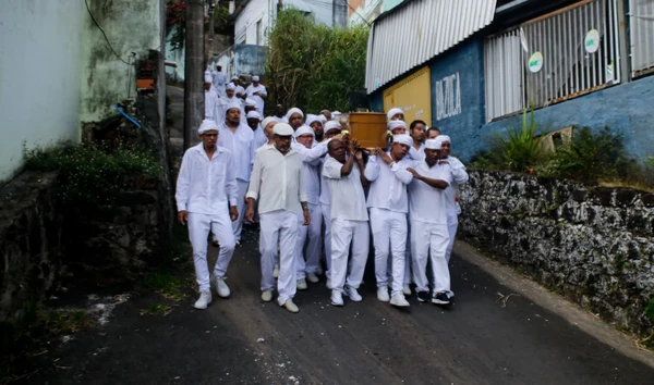 Cortejo de Mãe Carmen do Gantois por Arisson Marinho/CORREIO