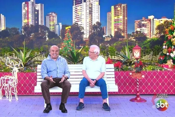 IA reúne Carlos Alberto e Manoel de Nóbrega em "A Praça é Nossa" de Natal por Reprodução/SBT