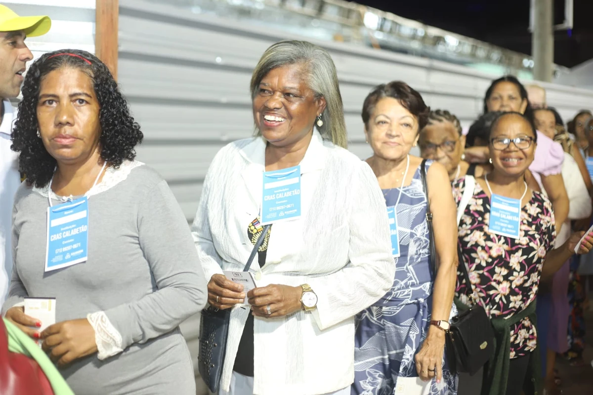 Idosos foram para show de Roberto Carlos por Vitor Santos/ Sempre