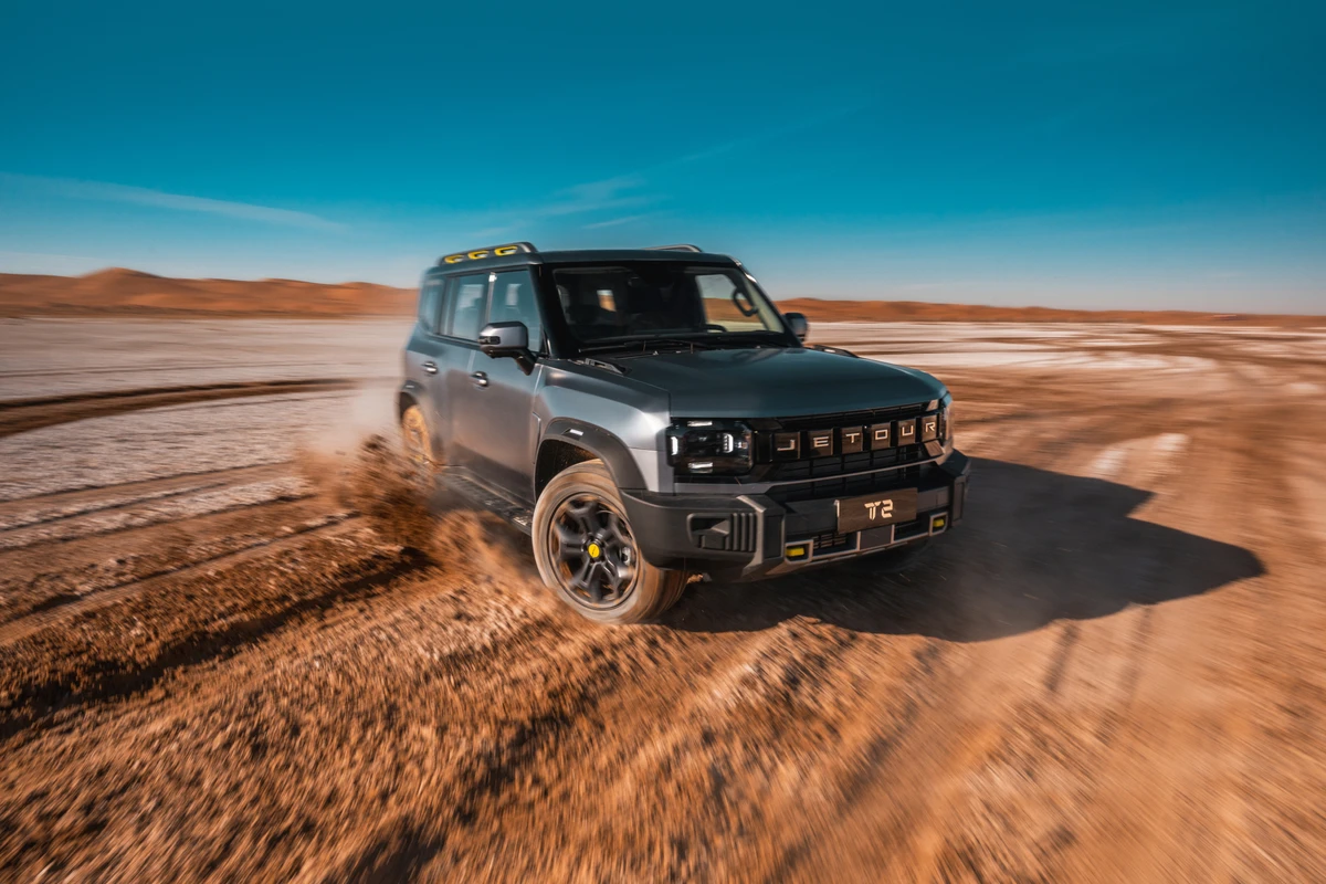 Neste início, o T2 é o maior SUV da Jetour com 4,78 m de comprimento e 2,80 m de distância entre eixos