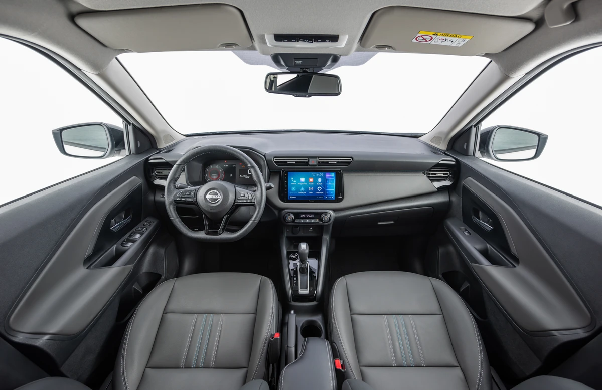 A cabine passou por pequenas alterações na parte frontal e manteve os seis airbags por Divulgação