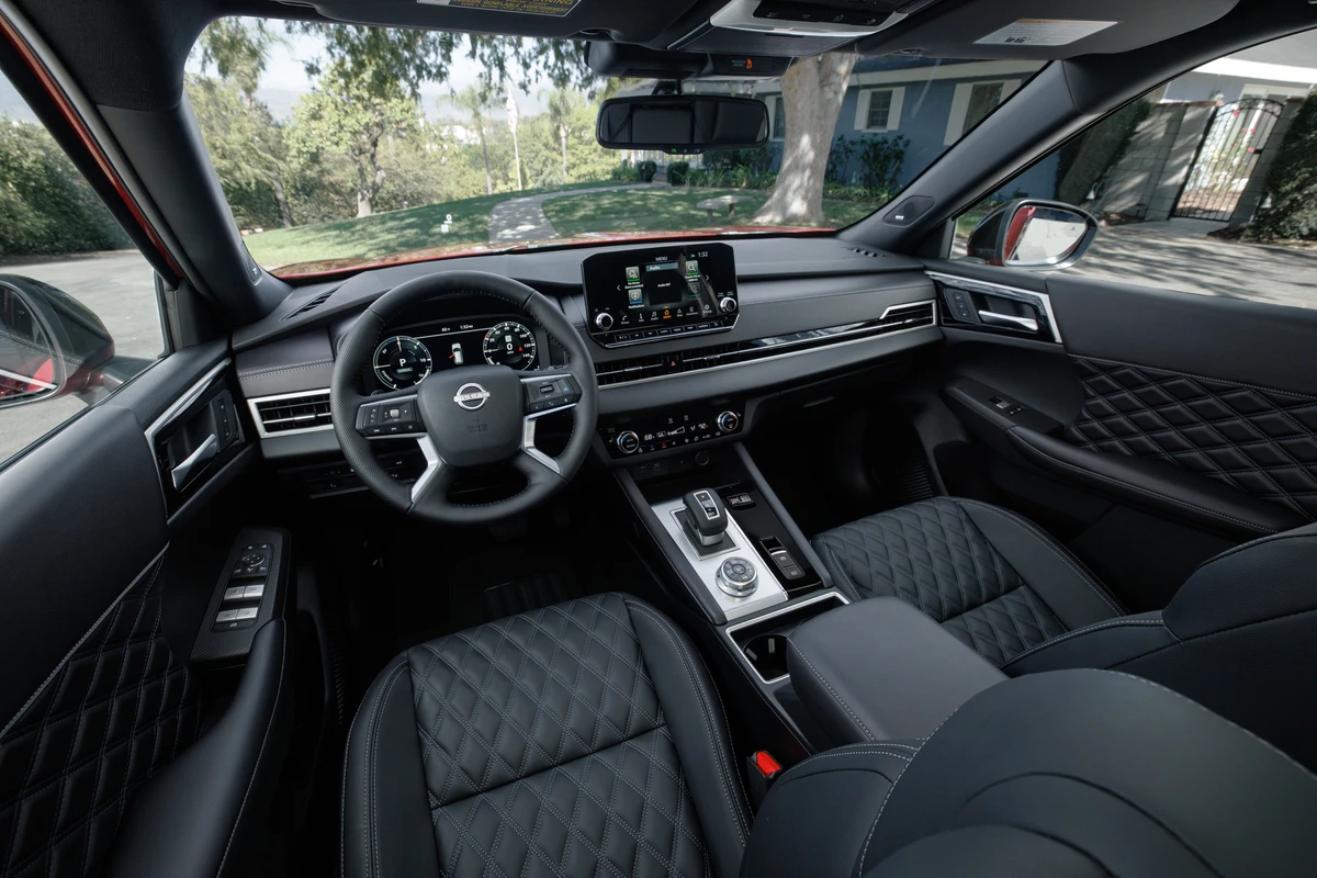 Híbrido, o novo SUV tem uma cabine ampla e bem moderna por Divulgação 