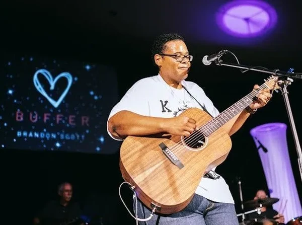 Hoje, Brandon atua como cantor gospel, já lançou canções, se apresenta em shows pelos Estados Unidos  por Reprodução/Redes Socias