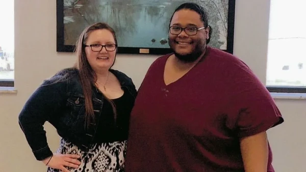 Durante toda a jornada, Brandon não caminhou sozinho. Taylor, sua então noiva, foi peça-chave nesse processo por Reprodução/Record 