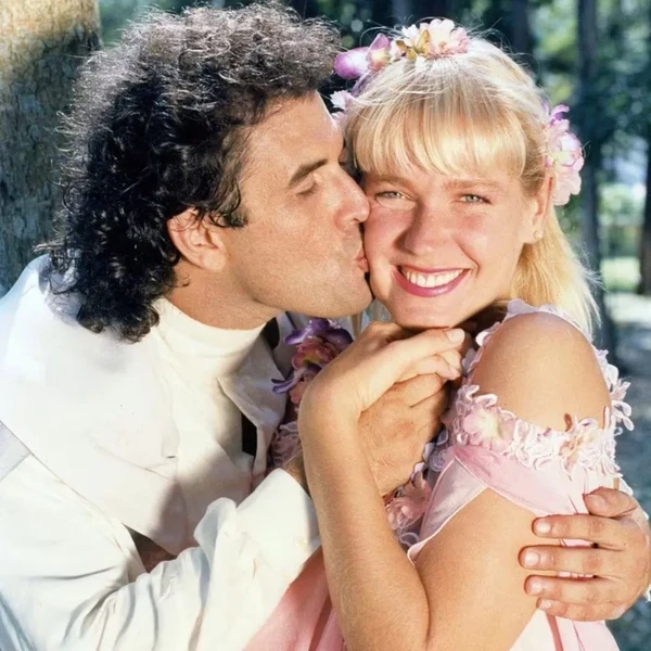 Sérgio Mallandro e Xuxa no filme 'Lua de Cristal', de 1990 por Reprodução
