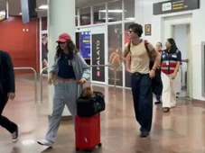 Imagem - Bruna Marquezine e Shawn Mendes chegam juntos em aeroporto de Maceió e tem planos para o Réveillon; saiba detalhes
