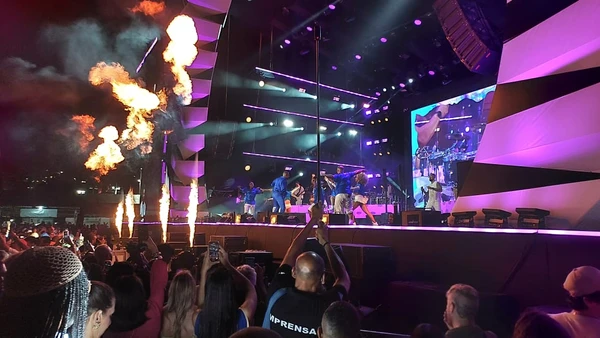 Léo Santana apostou em repertório repleto de nostalgia em primeiro dia do Festival Virada Salvador por Alan Pinheiro/CORREIO