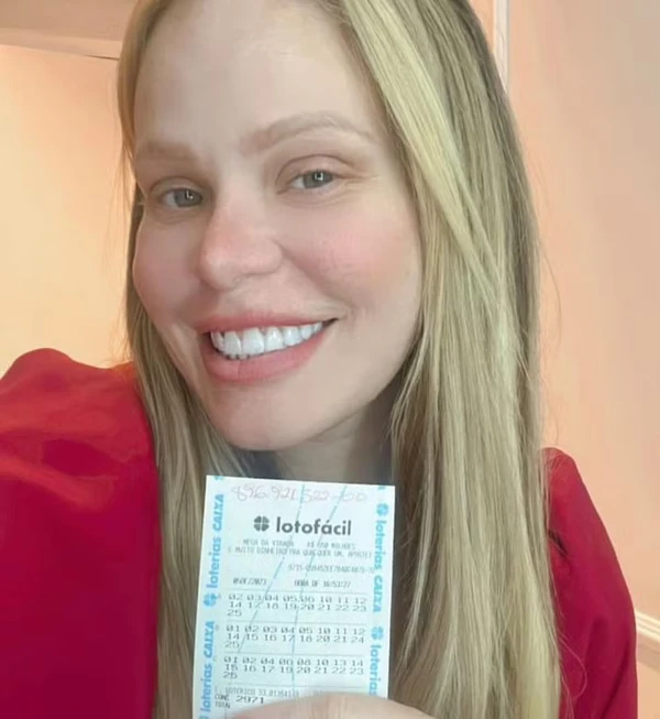 Paulinha Leite por Reprodução/Instagram