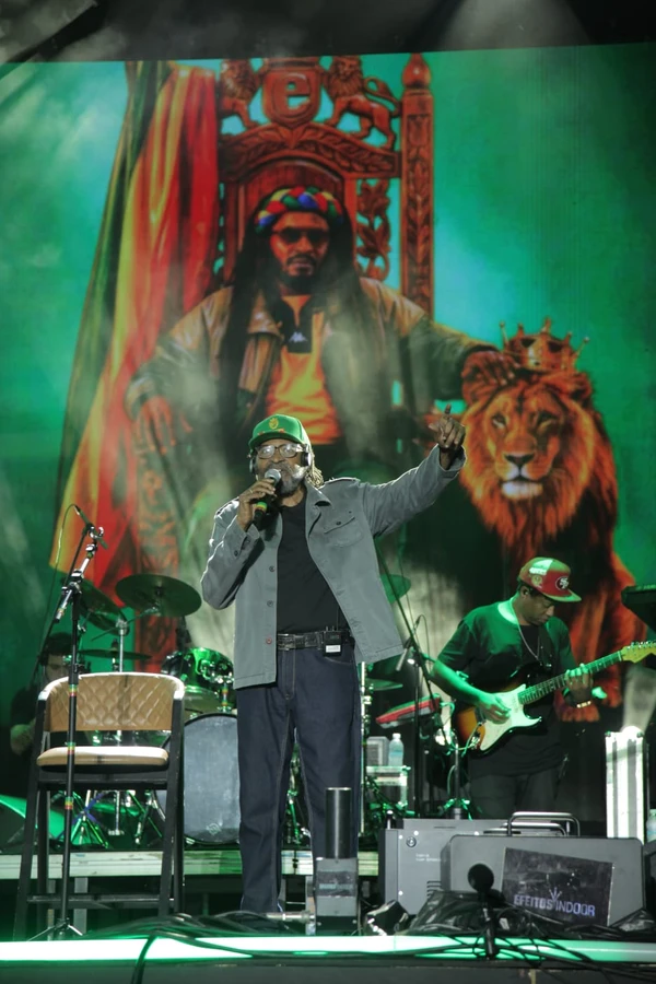 Edson Gomes é considerado como o maior nome da história do reggae no Brasil por Sora Maia