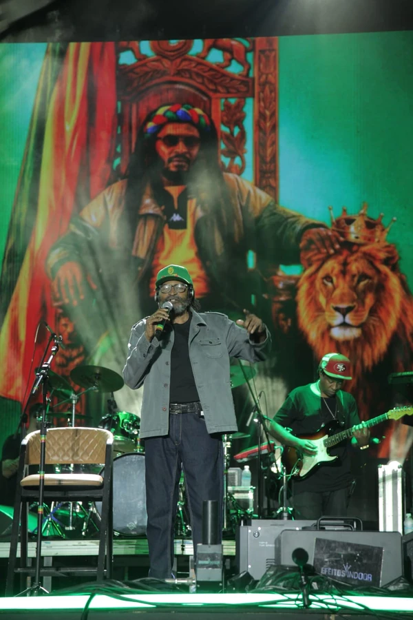 O cenário do show do Reggae Man do Recôncavo por Sora Maia