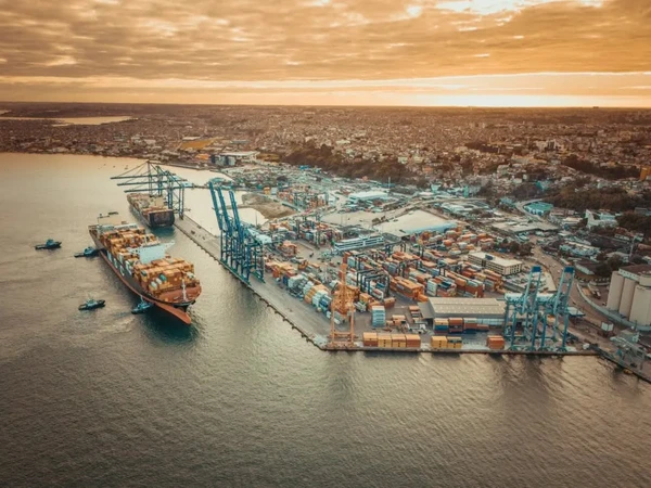 A incorporação de tecnologias digitais tem fortalecido a eficiência, a segurança e a competitividade do Tecon por Divulgação/Wilson Sons